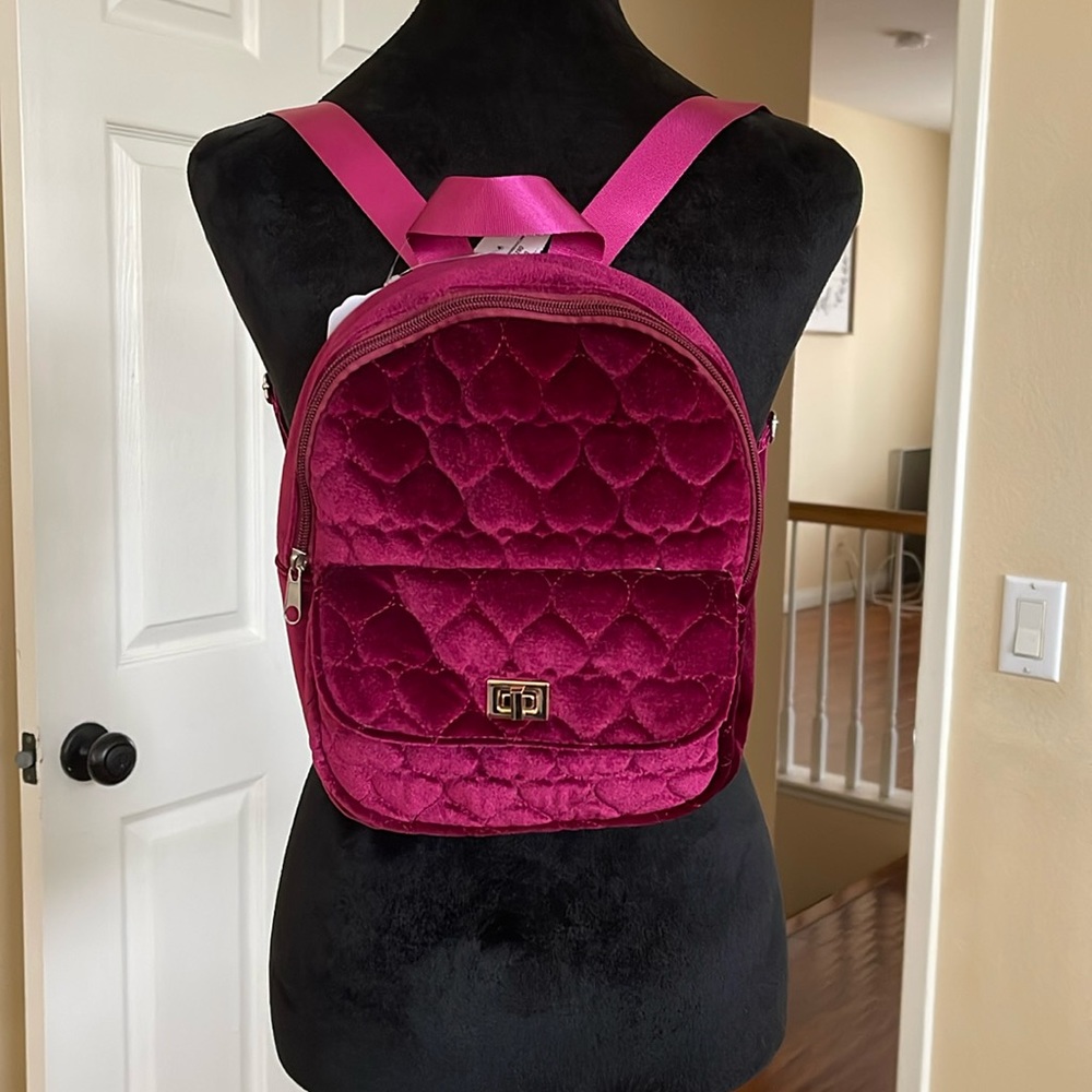 🆕 Girl Backpack 🎒 - Picture 1 of 9